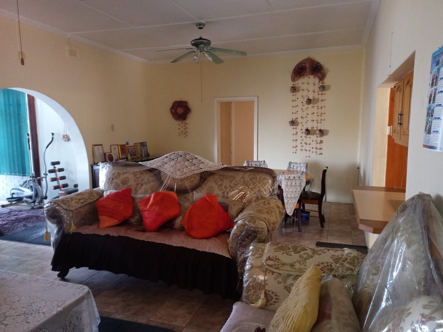 5 Bedroom Property for Sale in Lawrence Rocks KwaZulu-Natal