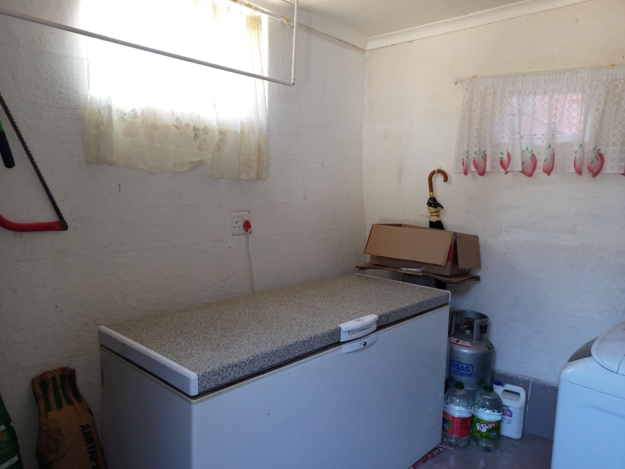5 Bedroom Property for Sale in Lawrence Rocks KwaZulu-Natal