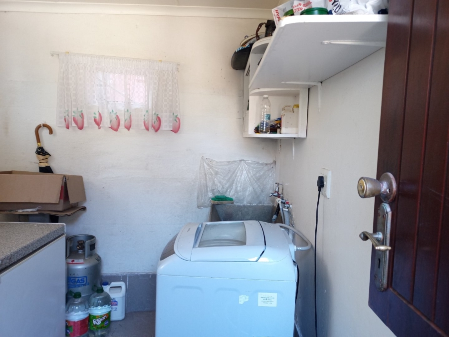 5 Bedroom Property for Sale in Lawrence Rocks KwaZulu-Natal
