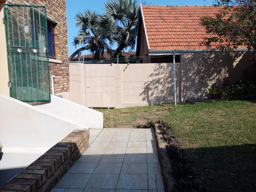 5 Bedroom Property for Sale in Lawrence Rocks KwaZulu-Natal