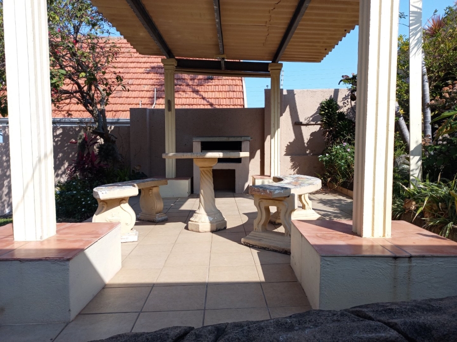 5 Bedroom Property for Sale in Lawrence Rocks KwaZulu-Natal