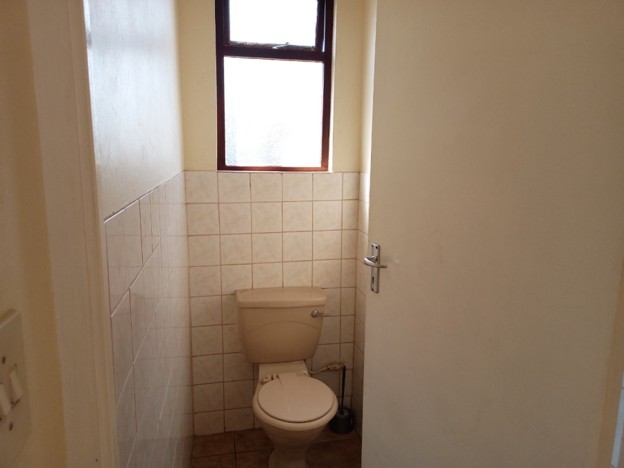 5 Bedroom Property for Sale in Lawrence Rocks KwaZulu-Natal