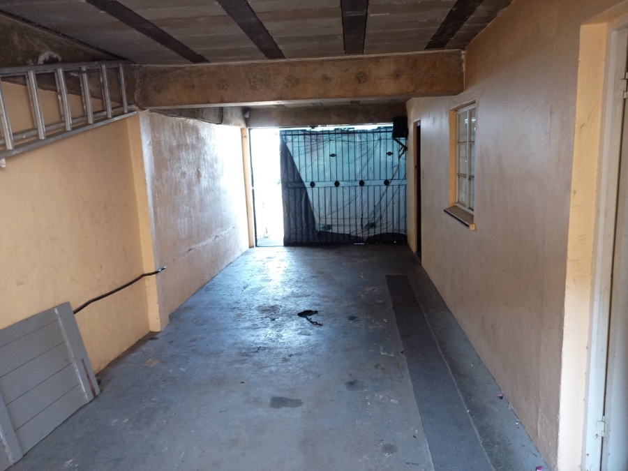 5 Bedroom Property for Sale in Lawrence Rocks KwaZulu-Natal