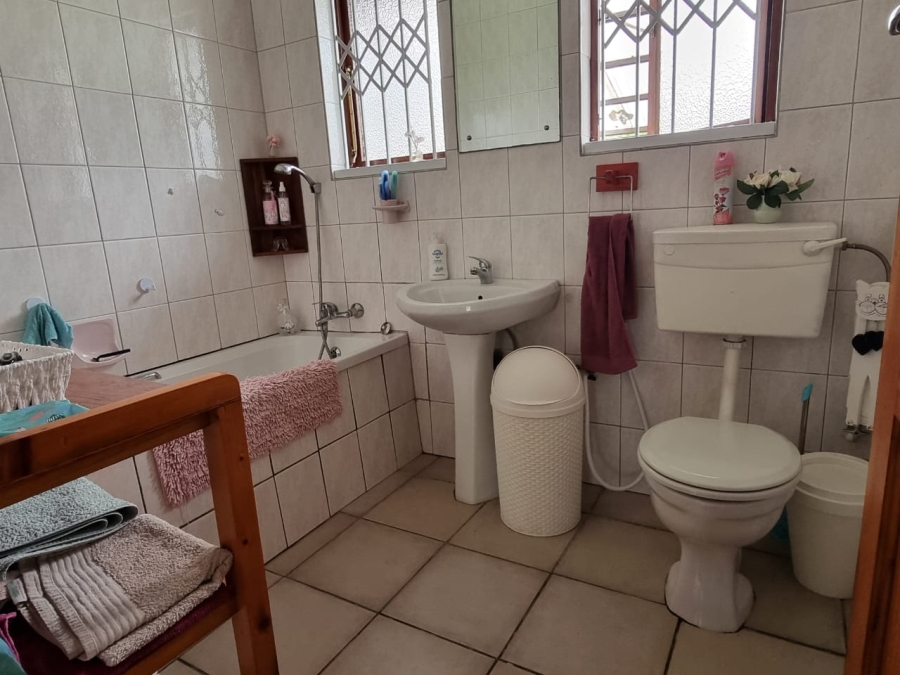 3 Bedroom Property for Sale in Southport KwaZulu-Natal