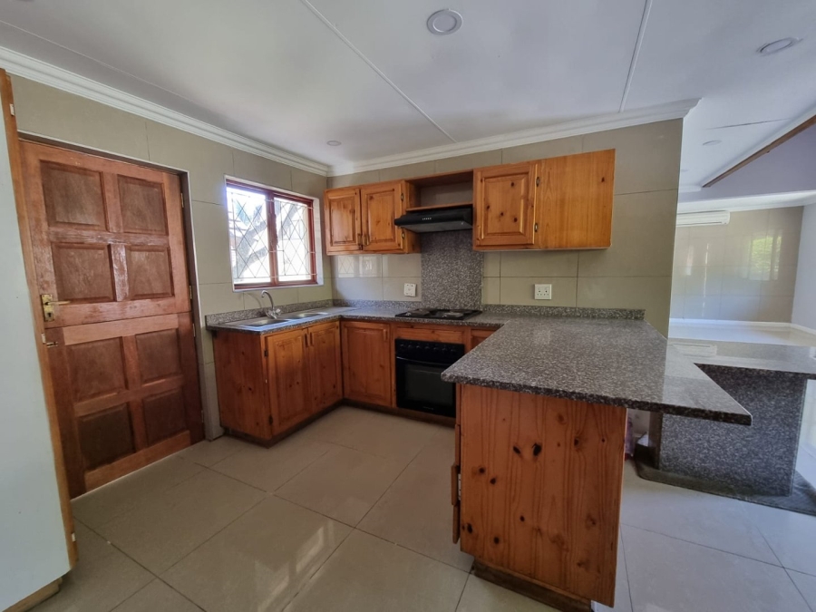 3 Bedroom Property for Sale in Sea Park KwaZulu-Natal