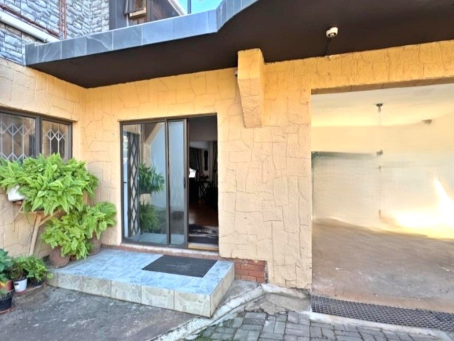 7 Bedroom Property for Sale in Stanger Manor KwaZulu-Natal