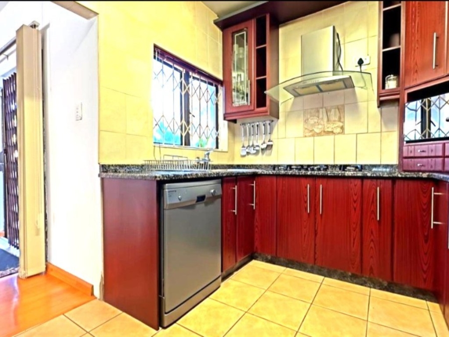 7 Bedroom Property for Sale in Stanger Manor KwaZulu-Natal