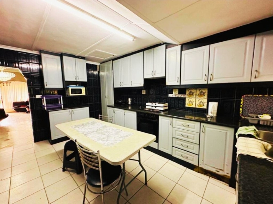 6 Bedroom Property for Sale in Gledhow KwaZulu-Natal