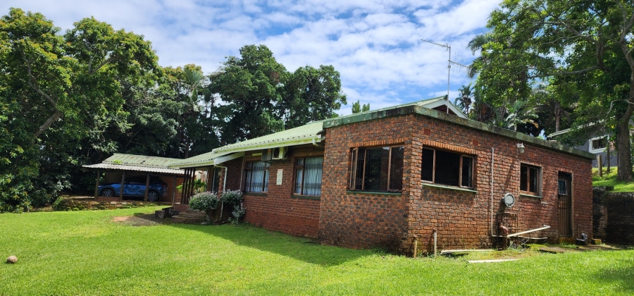 3 Bedroom Property for Sale in Umtentweni KwaZulu-Natal