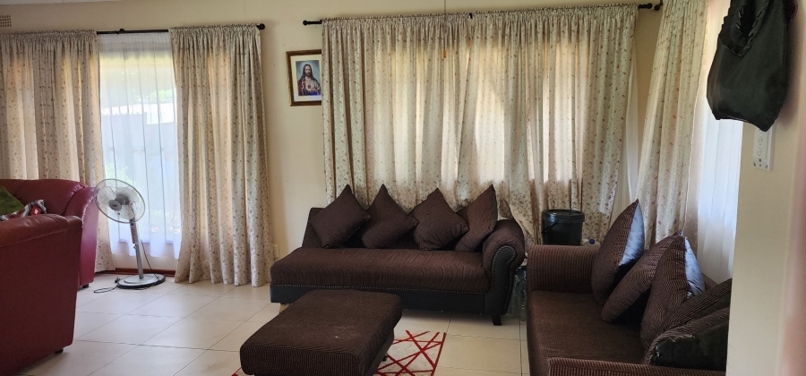 3 Bedroom Property for Sale in Umtentweni KwaZulu-Natal