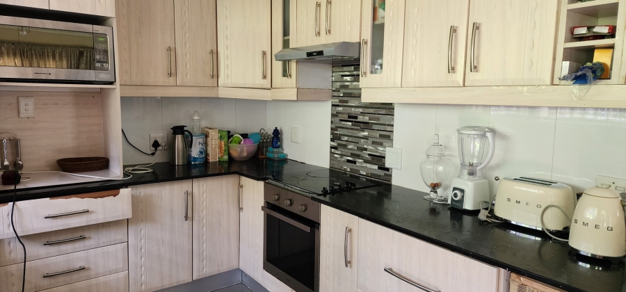 3 Bedroom Property for Sale in Umtentweni KwaZulu-Natal