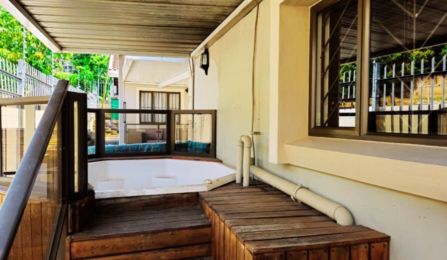 6 Bedroom Property for Sale in Stanger Manor KwaZulu-Natal