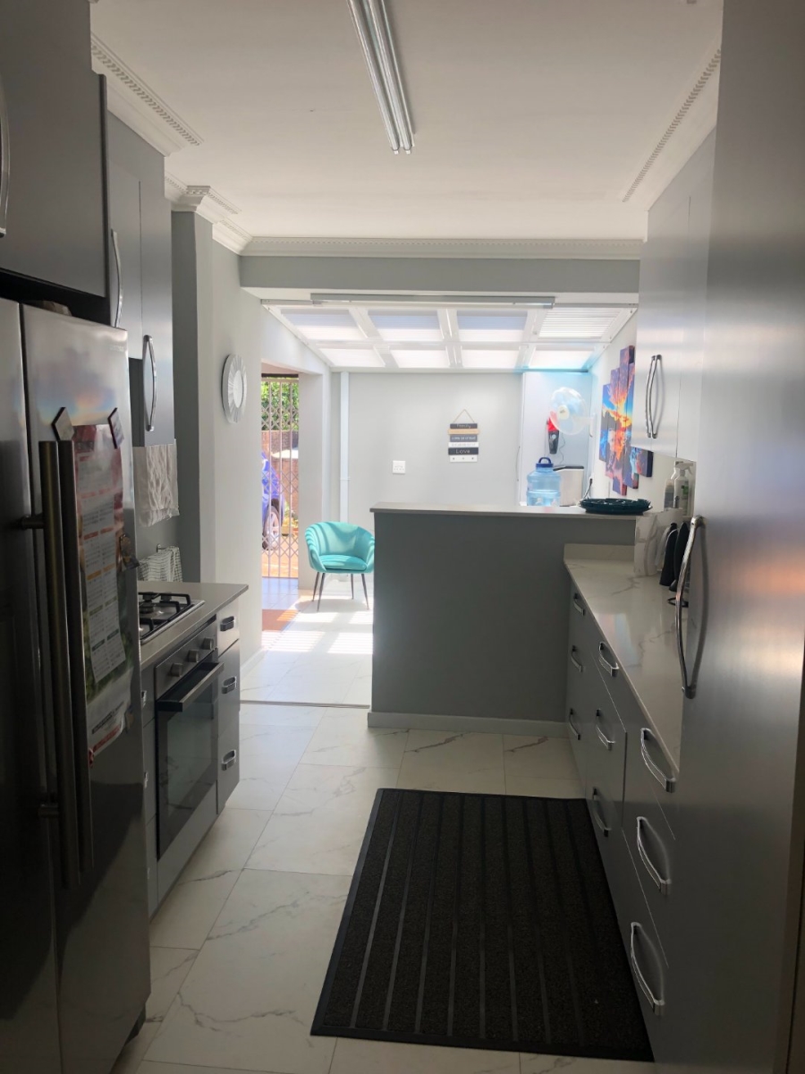 3 Bedroom Property for Sale in Southport KwaZulu-Natal