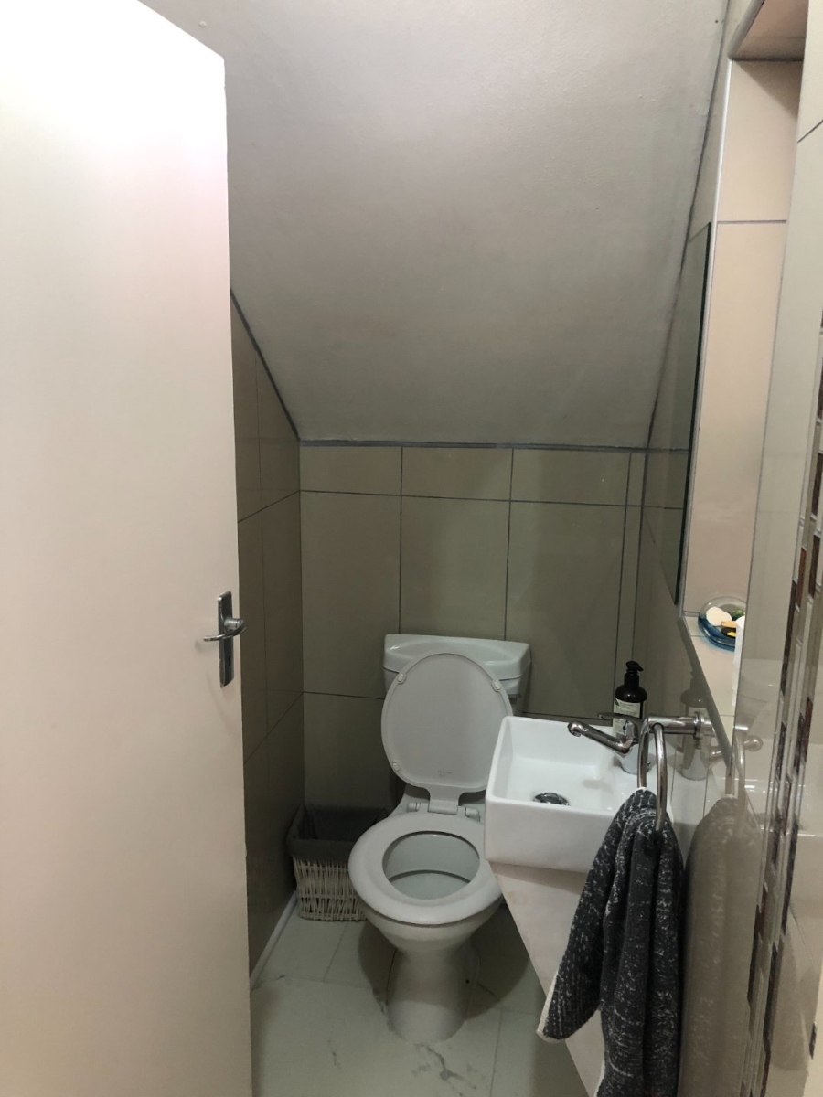 3 Bedroom Property for Sale in Southport KwaZulu-Natal
