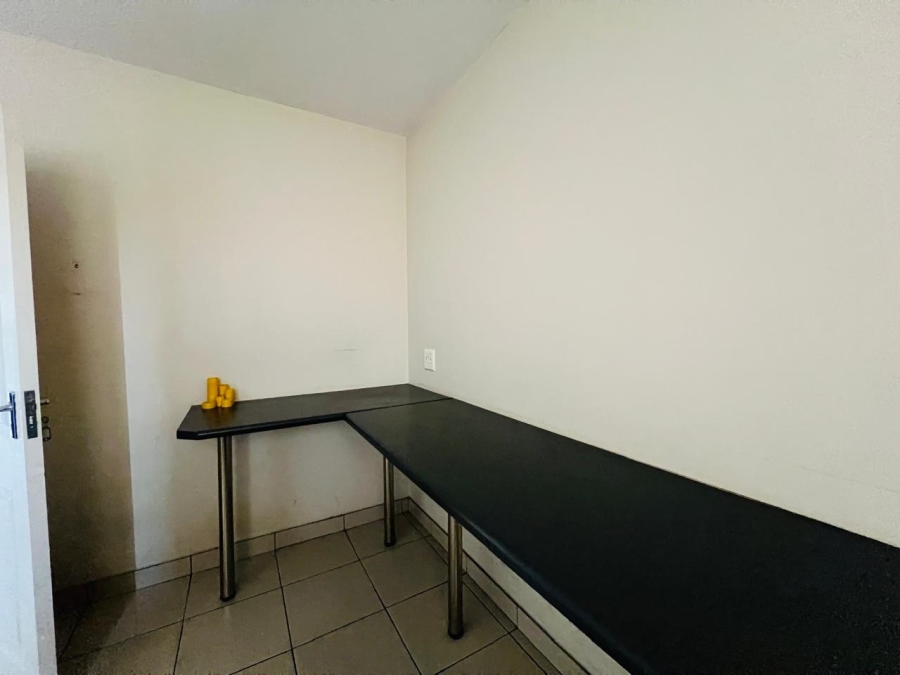 To Let commercial Property for Rent in Springfield KwaZulu-Natal