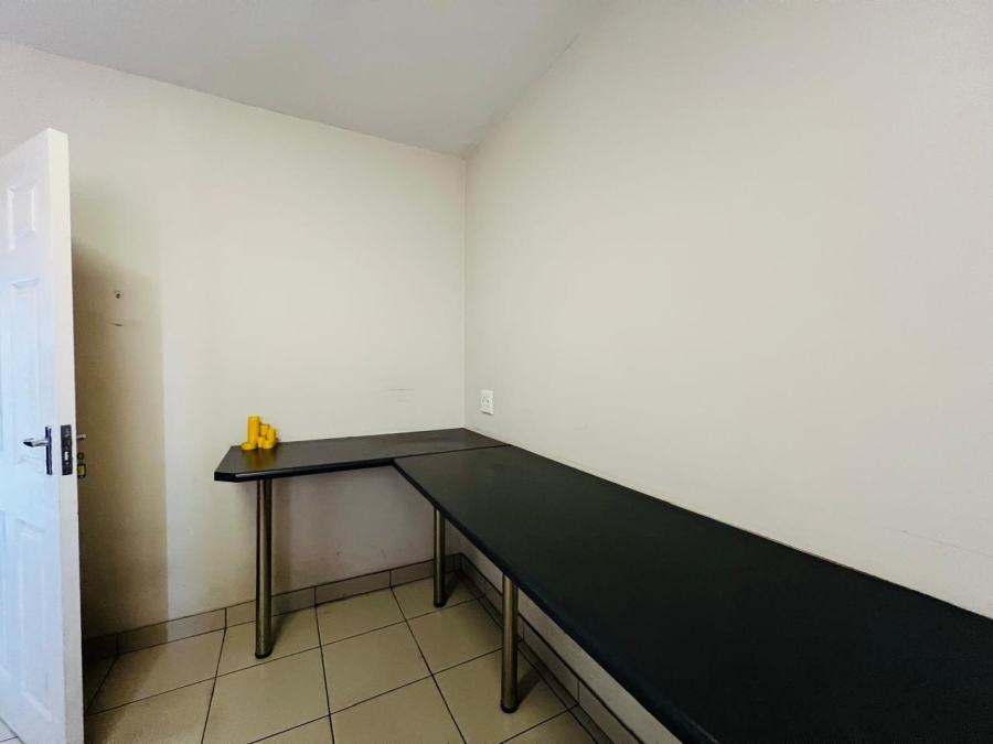 To Let commercial Property for Rent in Springfield KwaZulu-Natal