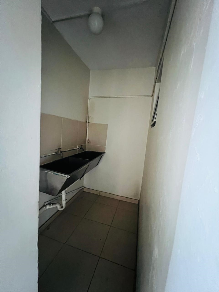 To Let commercial Property for Rent in Springfield KwaZulu-Natal