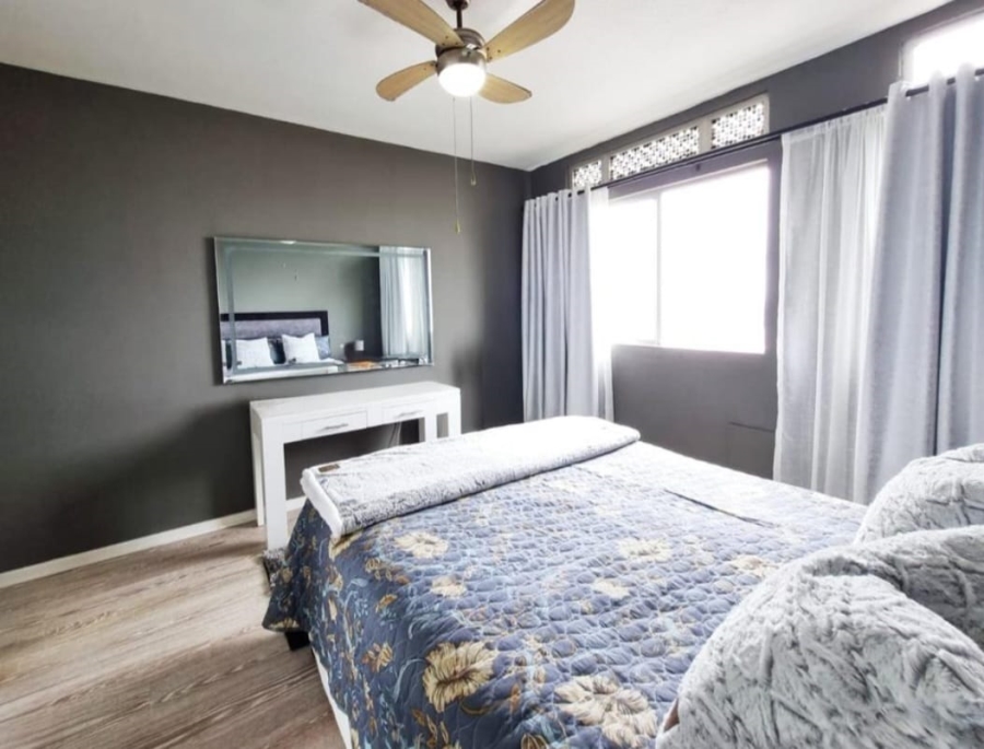 2 Bedroom Property for Sale in Amanzimtoti KwaZulu-Natal