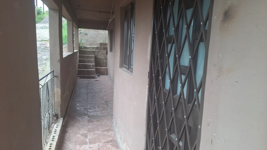 5 Bedroom Property for Sale in Chatsworth Central KwaZulu-Natal