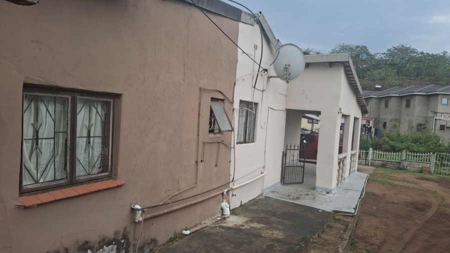 5 Bedroom Property for Sale in Chatsworth Central KwaZulu-Natal