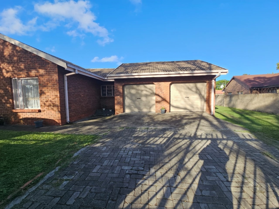 3 Bedroom Property for Sale in Pioneer Park KwaZulu-Natal