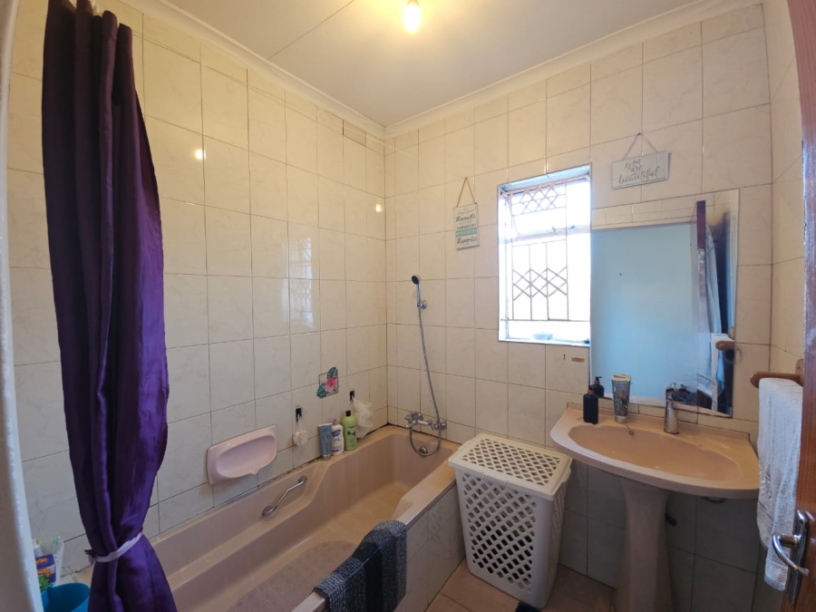 3 Bedroom Property for Sale in Pioneer Park KwaZulu-Natal