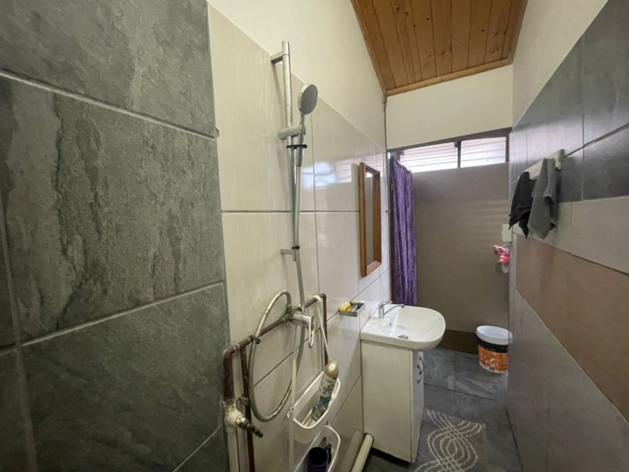 3 Bedroom Property for Sale in Uvongo KwaZulu-Natal