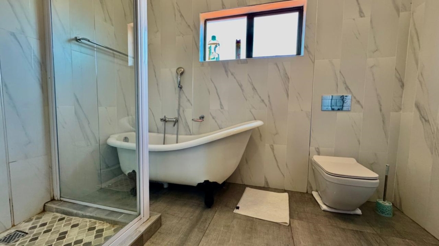 To Let 4 Bedroom Property for Rent in Sunnyridge KwaZulu-Natal