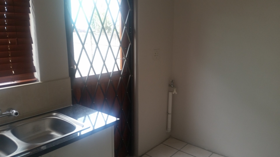 To Let 2 Bedroom Property for Rent in Pinetown KwaZulu-Natal