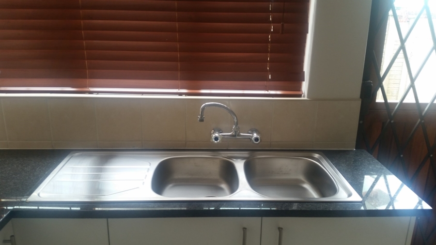 To Let 2 Bedroom Property for Rent in Pinetown KwaZulu-Natal