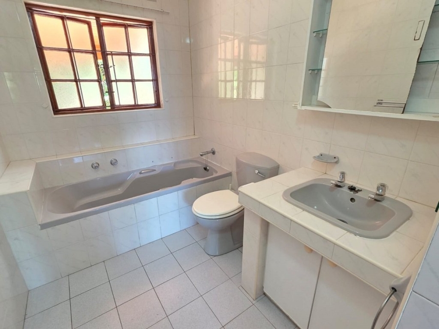 3 Bedroom Property for Sale in Umtentweni KwaZulu-Natal