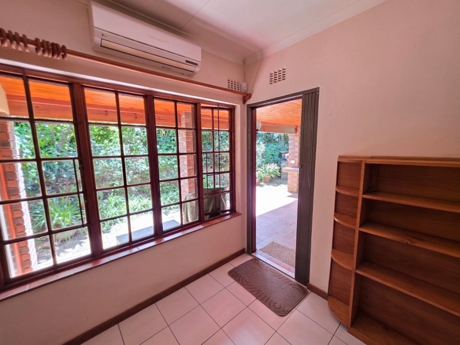 3 Bedroom Property for Sale in Umtentweni KwaZulu-Natal
