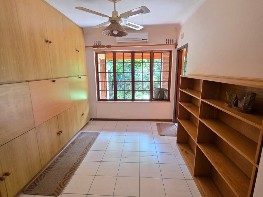 3 Bedroom Property for Sale in Umtentweni KwaZulu-Natal