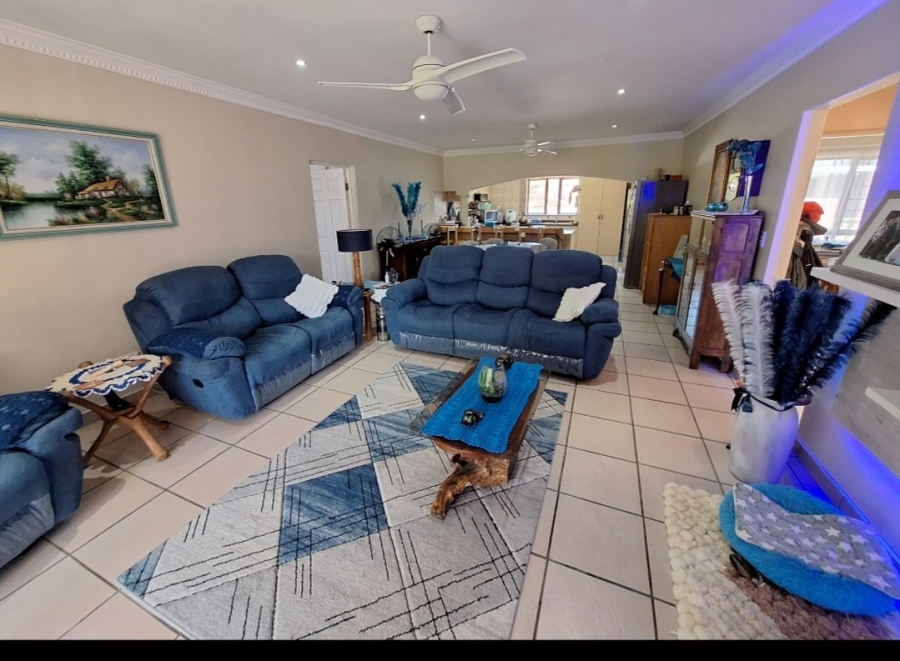 3 Bedroom Property for Sale in Uvongo KwaZulu-Natal