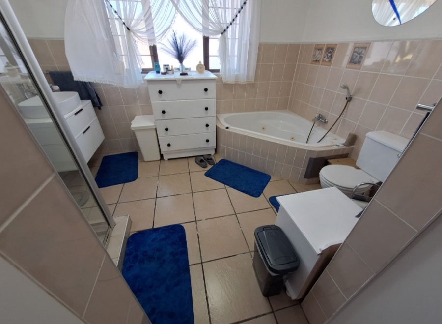 3 Bedroom Property for Sale in Uvongo KwaZulu-Natal