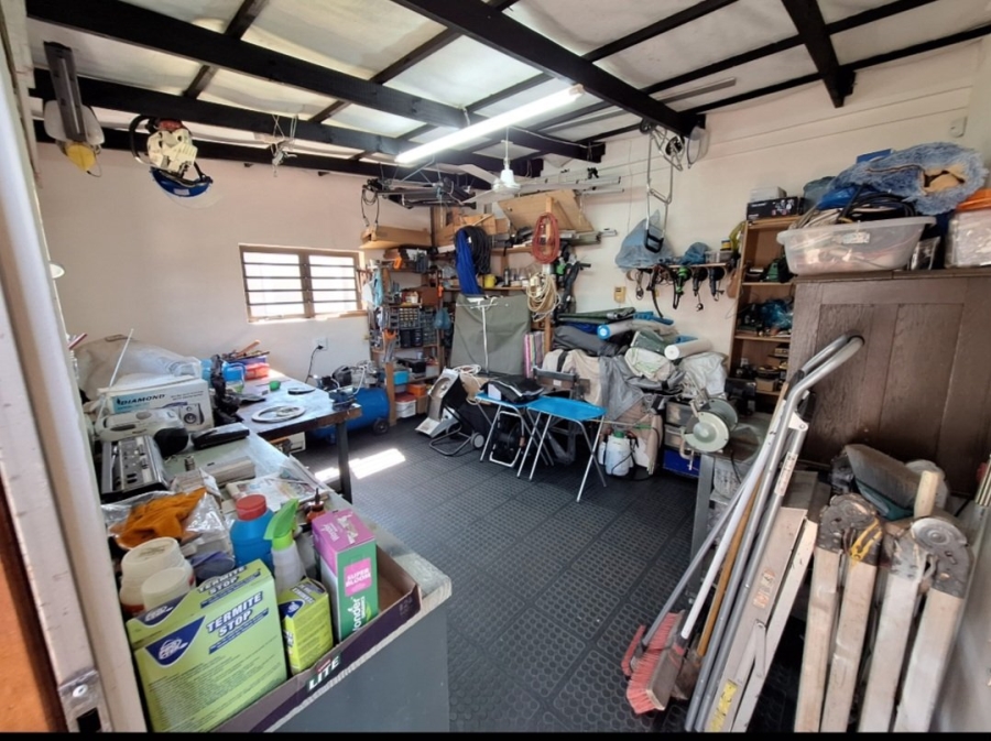 3 Bedroom Property for Sale in Uvongo KwaZulu-Natal