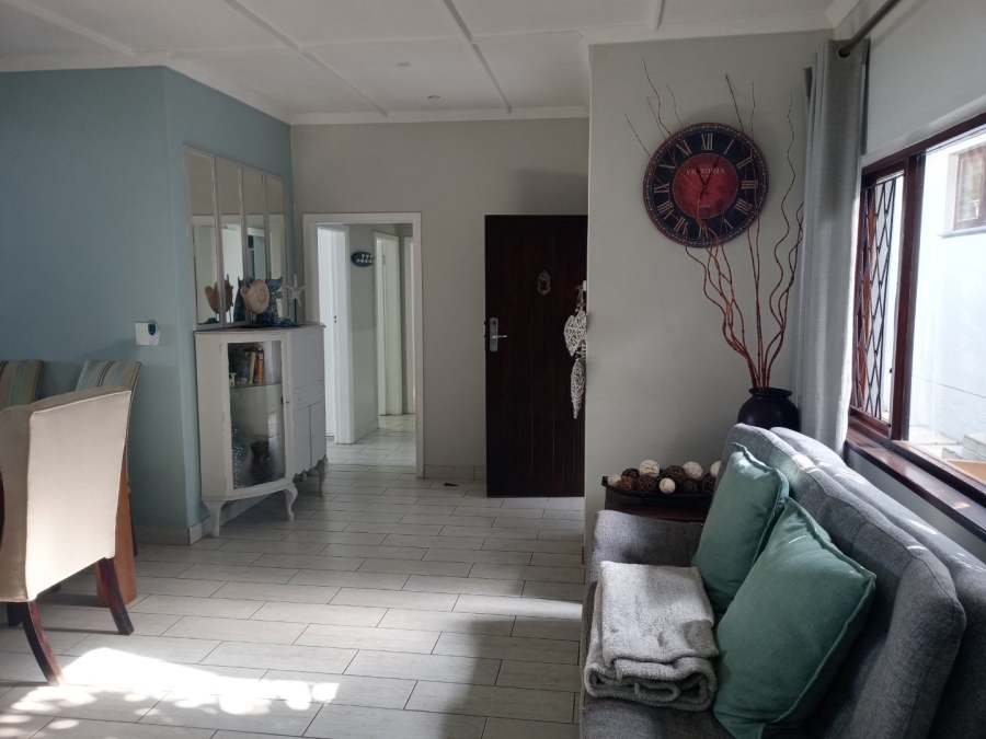 4 Bedroom Property for Sale in Uvongo KwaZulu-Natal