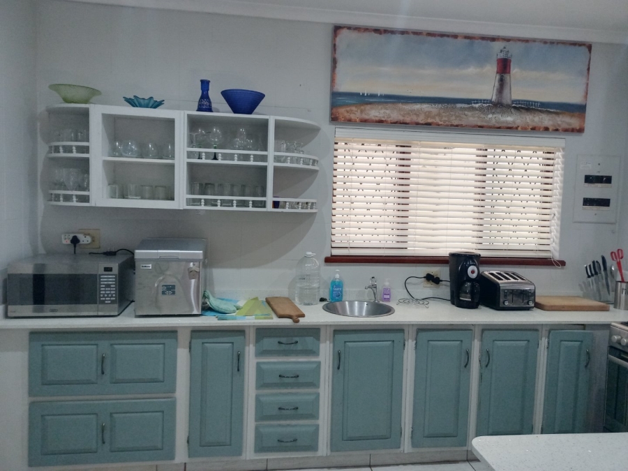 4 Bedroom Property for Sale in Uvongo KwaZulu-Natal