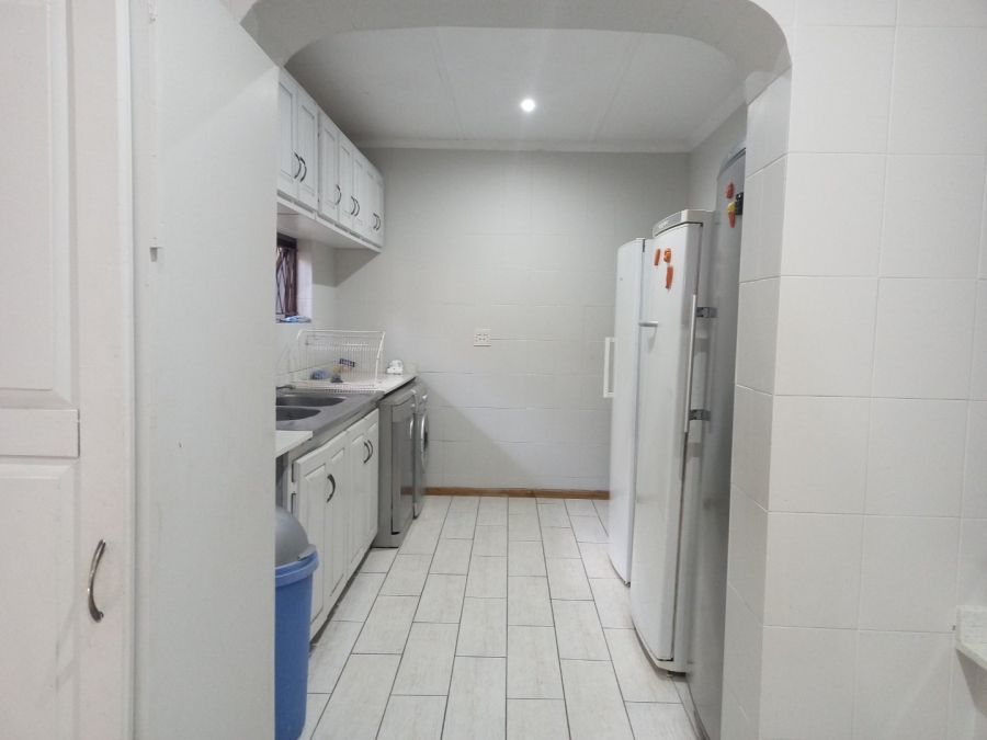 4 Bedroom Property for Sale in Uvongo KwaZulu-Natal