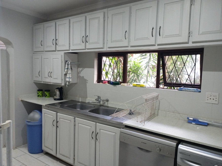 4 Bedroom Property for Sale in Uvongo KwaZulu-Natal