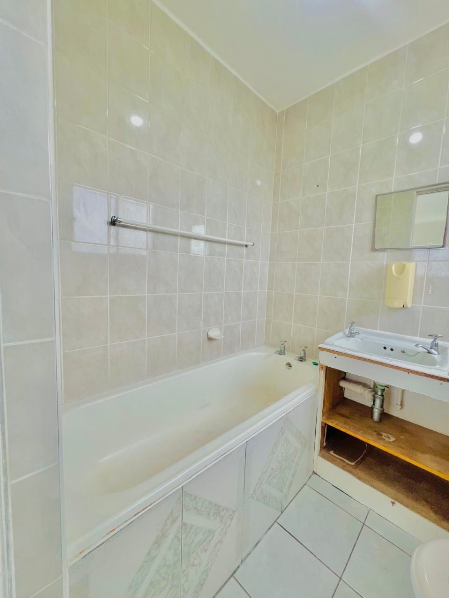 To Let 1 Bedroom Property for Rent in Athlone Park KwaZulu-Natal