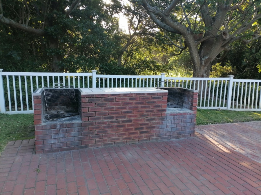 4 Bedroom Property for Sale in Uvongo Beach KwaZulu-Natal