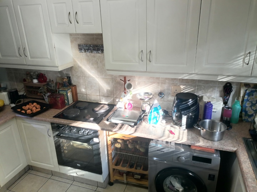 4 Bedroom Property for Sale in Uvongo Beach KwaZulu-Natal