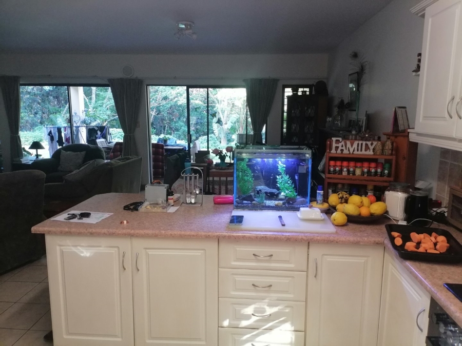 4 Bedroom Property for Sale in Uvongo Beach KwaZulu-Natal