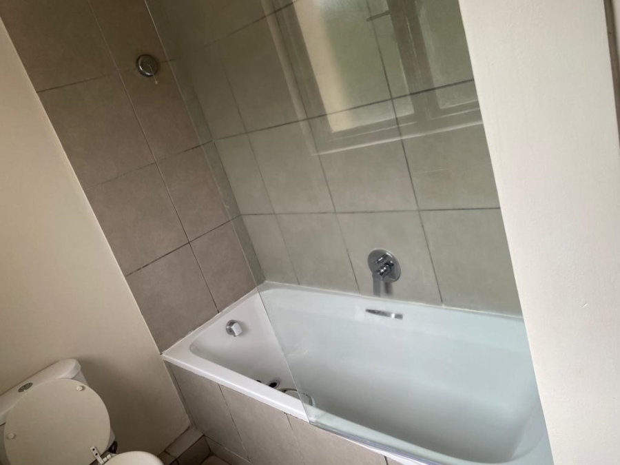 1 Bedroom Property for Sale in Sherwood KwaZulu-Natal