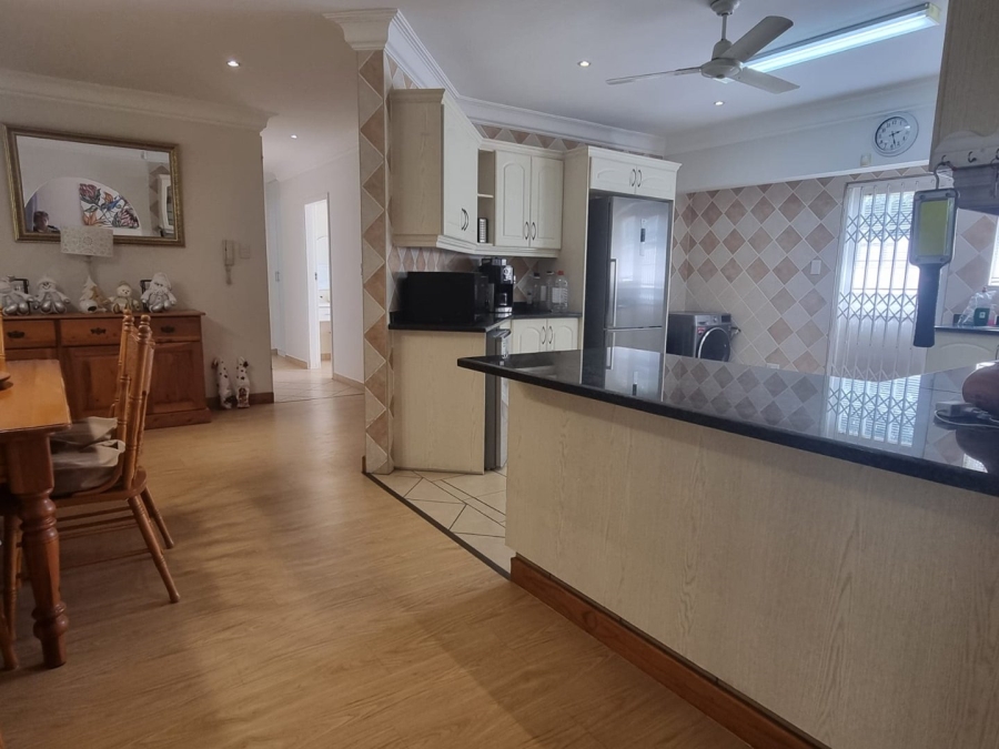 3 Bedroom Property for Sale in Umtentweni KwaZulu-Natal