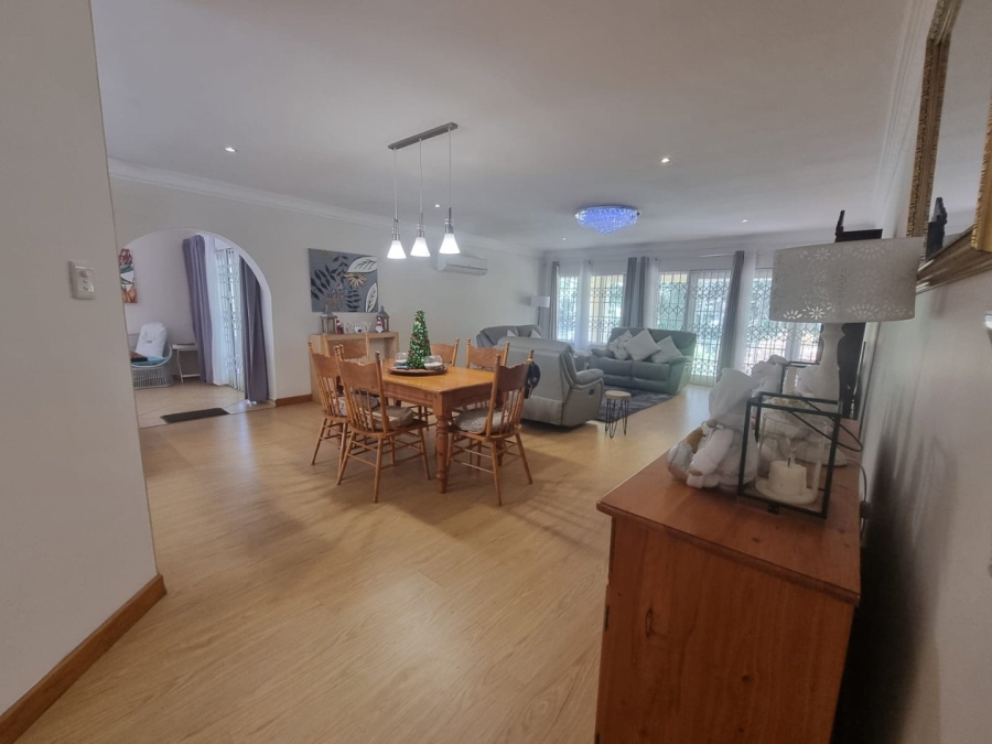 3 Bedroom Property for Sale in Umtentweni KwaZulu-Natal