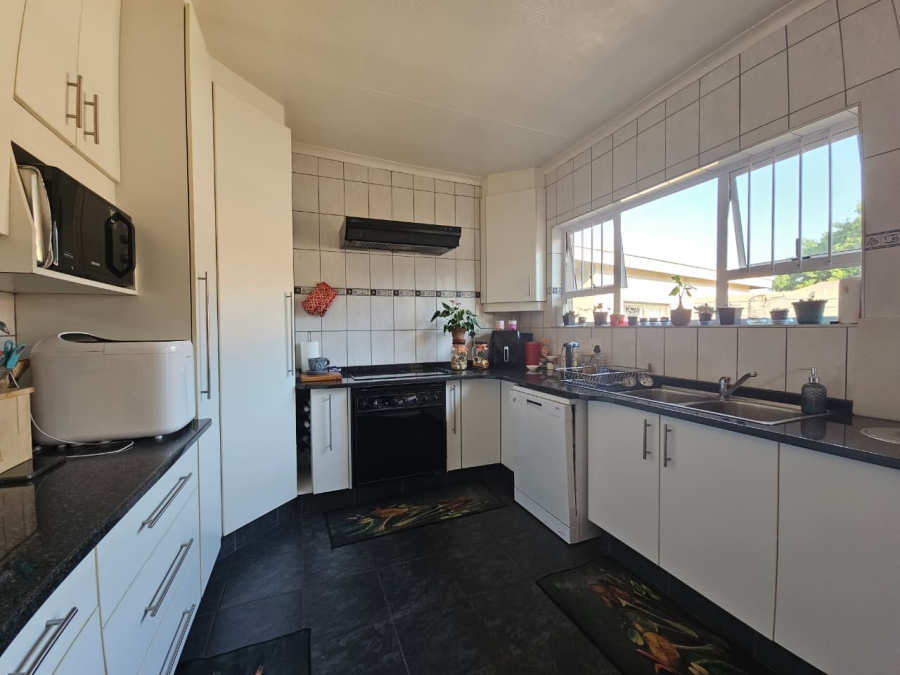 3 Bedroom Property for Sale in Amajuba Park KwaZulu-Natal