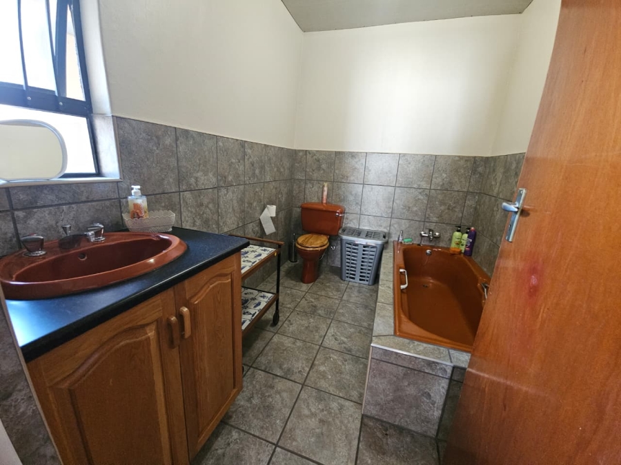 3 Bedroom Property for Sale in Amajuba Park KwaZulu-Natal