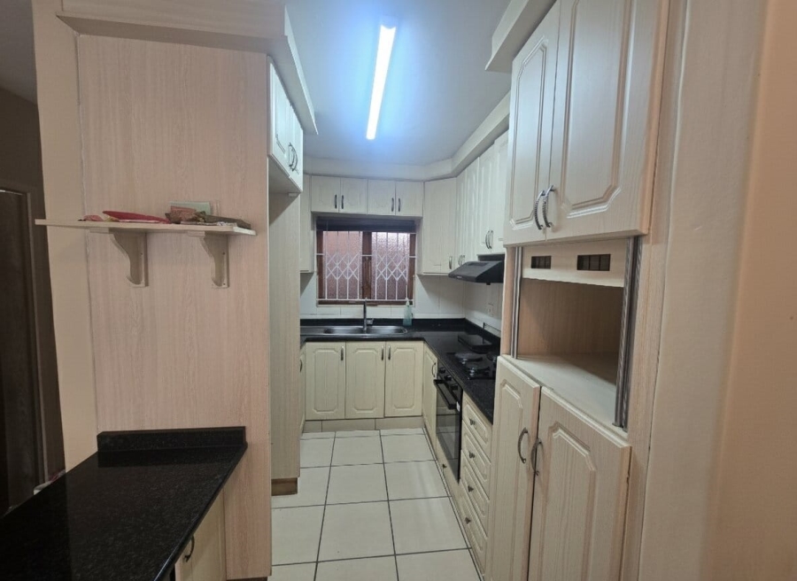 2 Bedroom Property for Sale in Gandhinagar KwaZulu-Natal